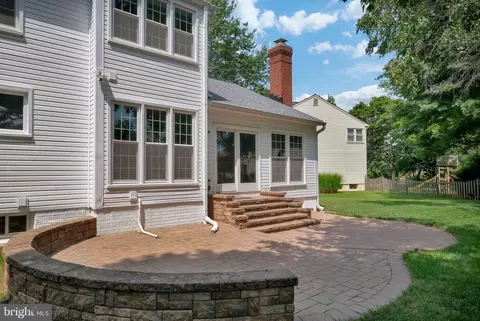 21308 Arrowhead Ct, Ashburn, VA 20147 photo 9