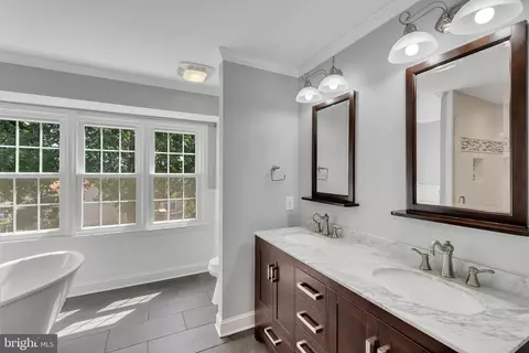 21308 Arrowhead Ct, Ashburn, VA 20147 photo 43