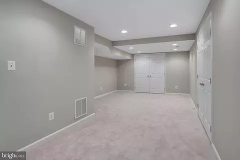 21308 Arrowhead Ct, Ashburn, VA 20147 photo 50
