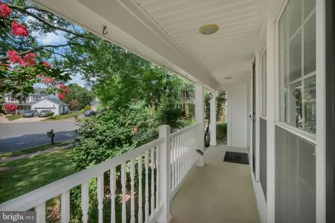 21308 Arrowhead Ct, Ashburn, VA 20147 photo 4