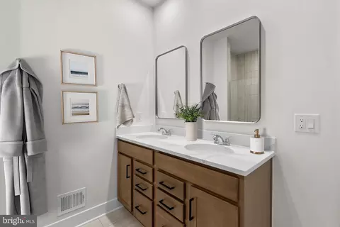 44486 Lowestoft Sq, Ashburn, VA 20147 photo 4