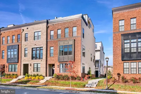 43420 Grandmoore St, Ashburn, VA 20148
