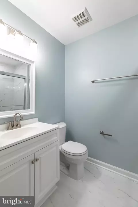 Bath - 43797 Virginia Manor Ter, Ashburn, VA 20148 photo 6 of 7