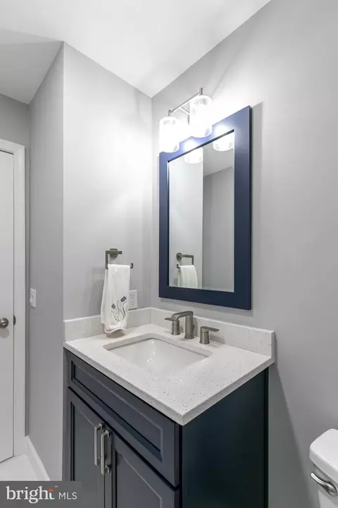 Bath - 43797 Virginia Manor Ter, Ashburn, VA 20148 photo 1 of 7