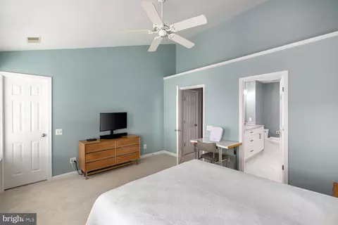 Bedroom - 43797 Virginia Manor Ter, Ashburn, VA 20148 photo 2 of 5