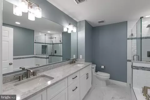 Bath - 43797 Virginia Manor Ter, Ashburn, VA 20148 photo 2 of 7