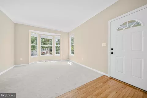 Living - 43444 Quentin St, Chantilly, VA 20152 photo 1 of 12