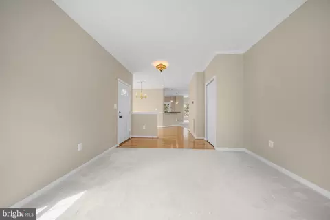Living - 43444 Quentin St, Chantilly, VA 20152 photo 3 of 12
