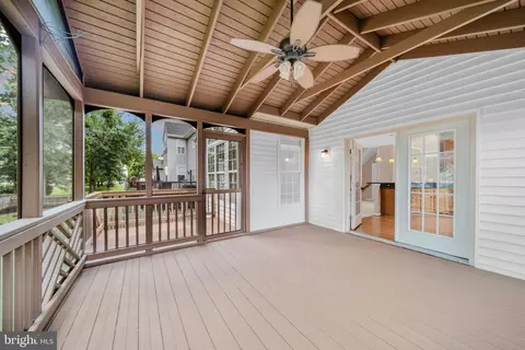 Exterior - 43444 Quentin St, Chantilly, VA 20152 photo 4 of 16