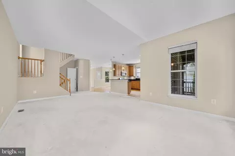 Living - 43444 Quentin St, Chantilly, VA 20152 photo 7 of 12