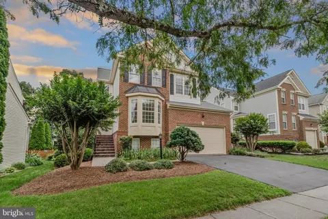 Exterior - 43444 Quentin St, Chantilly, VA 20152 photo 3 of 16