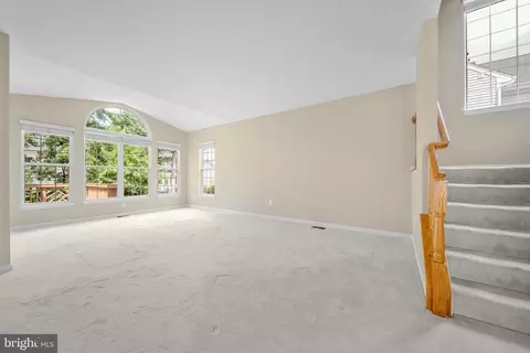 Living - 43444 Quentin St, Chantilly, VA 20152 photo 10 of 12