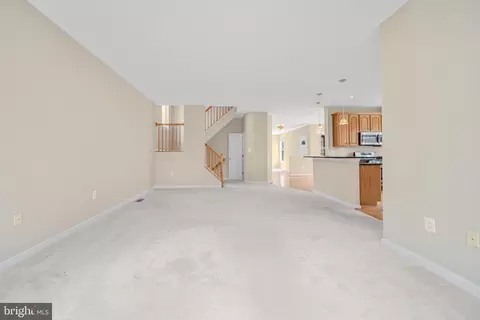 Living - 43444 Quentin St, Chantilly, VA 20152 photo 8 of 12