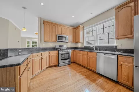 Kitchen - 43444 Quentin St, Chantilly, VA 20152 photo 1 of 5