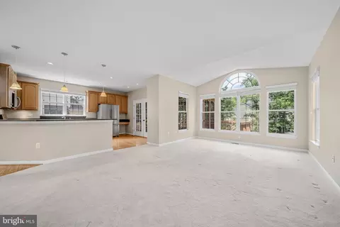Living - 43444 Quentin St, Chantilly, VA 20152 photo 5 of 12
