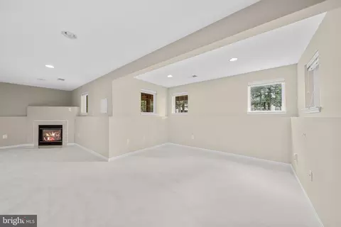 Living - 43444 Quentin St, Chantilly, VA 20152 photo 11 of 12