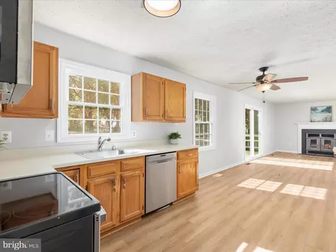 1904 E Beech Rd, Sterling, VA 20164 photo 13