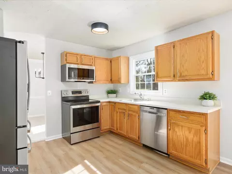 1904 E Beech Rd, Sterling, VA 20164 photo 10
