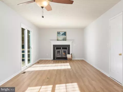 1904 E Beech Rd, Sterling, VA 20164 photo 16