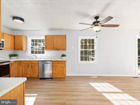 1904 E Beech Rd, Sterling, VA 20164 photo 11
