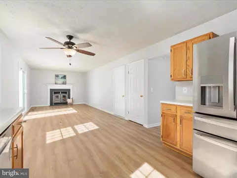 1904 E Beech Rd, Sterling, VA 20164 photo 14