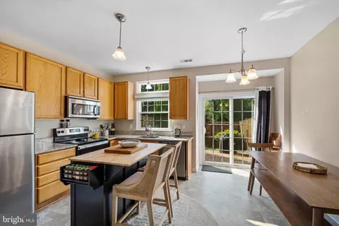 Kitchen - 44191 Litchfield Ter, Ashburn, VA 20147 photo 1 of 4