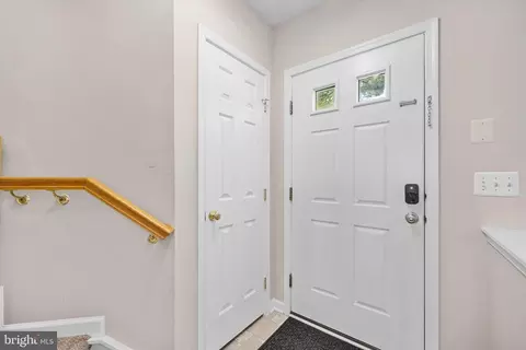 Entry Way - 44191 Litchfield Ter, Ashburn, VA 20147 photo 1 of 7