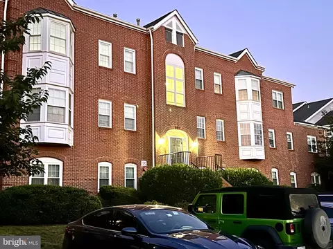 665 Constellation Sq SE #E, Leesburg, VA 20175