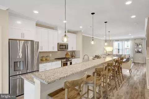 45210 Lettermore Sq, Sterling, VA 20166