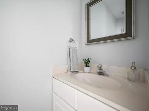 20198 Brookview Sq, Ashburn, VA 20147 photo 11