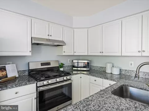 20198 Brookview Sq, Ashburn, VA 20147 photo 22