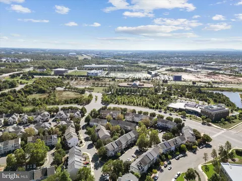 20198 Brookview Sq, Ashburn, VA 20147 photo 49