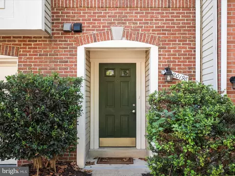 20198 Brookview Sq, Ashburn, VA 20147 photo 4