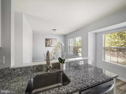 20198 Brookview Sq, Ashburn, VA 20147 photo 23
