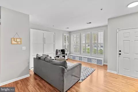 20257 Macglashan Ter, Ashburn, VA 20147 photo 9