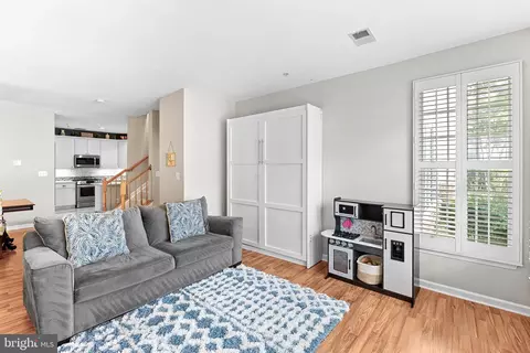 20257 Macglashan Ter, Ashburn, VA 20147 photo 6