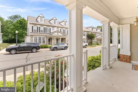 20257 Macglashan Ter, Ashburn, VA 20147 photo 3