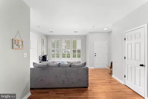 20257 Macglashan Ter, Ashburn, VA 20147 photo 10