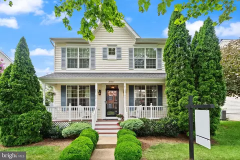 25941 Hartwood Dr, Chantilly, VA 20152