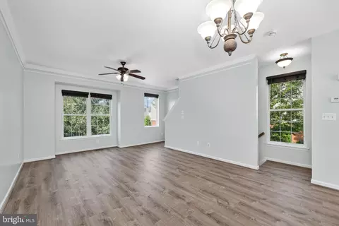 25136 Monteith Ter, Chantilly, VA 20152 photo 11