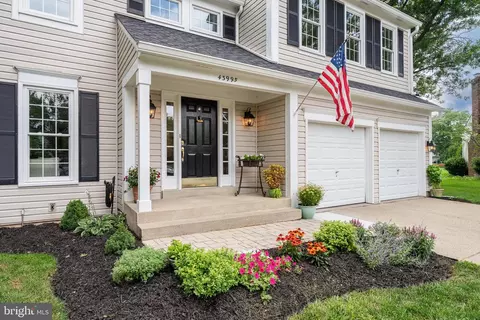 43995 Urbancrest Ct, Ashburn, VA 20147