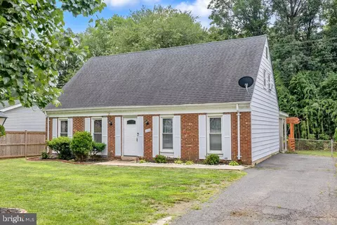 Exterior - 1112 E Maple Ave, Sterling, VA 20164 photo 3 of 9
