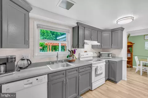 Kitchen - 1112 E Maple Ave, Sterling, VA 20164 photo 3 of 3