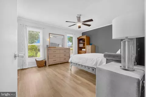 Bedroom - 1112 E Maple Ave, Sterling, VA 20164 photo 3 of 5