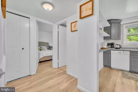 Entry Way - 1112 E Maple Ave, Sterling, VA 20164 photo 7 of 10