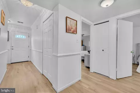 Entry Way - 1112 E Maple Ave, Sterling, VA 20164 photo 5 of 10