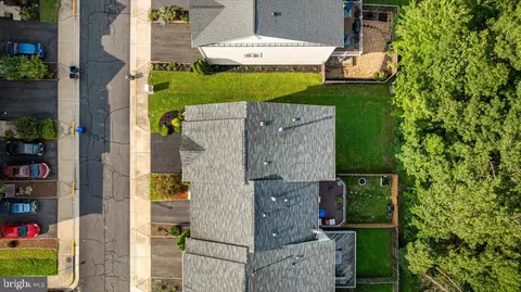 View/Area - 25217 Beach Pl, Chantilly, VA 20152 photo 4 of 13