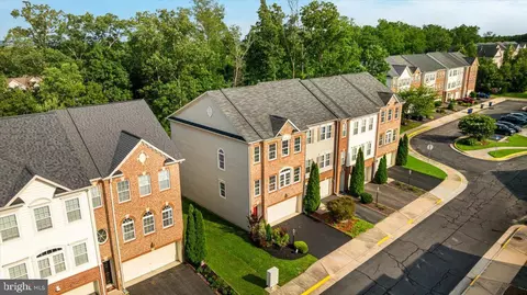 View/Area - 25217 Beach Pl, Chantilly, VA 20152 photo 1 of 13