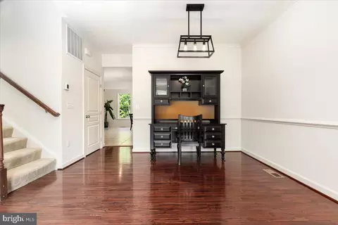 Entry Way - 25217 Beach Pl, Chantilly, VA 20152 photo 1 of 7