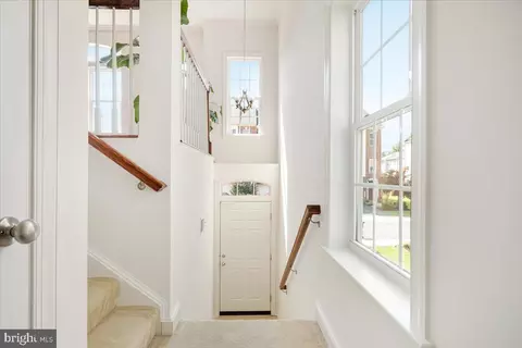 Entry Way - 25217 Beach Pl, Chantilly, VA 20152 photo 7 of 7